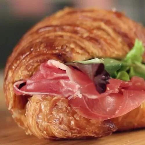 Croissant prosciutto