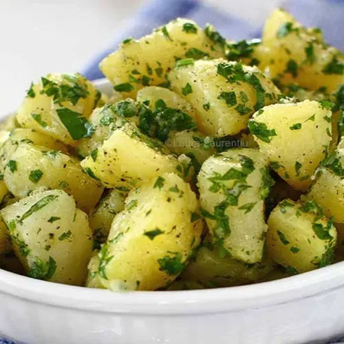 Cartofi cu unt și verdeață